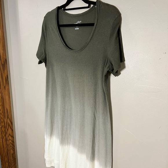 Green Ombré T-Shirt Dress NWT Universal Threads Size Large - Picture 4 of 5